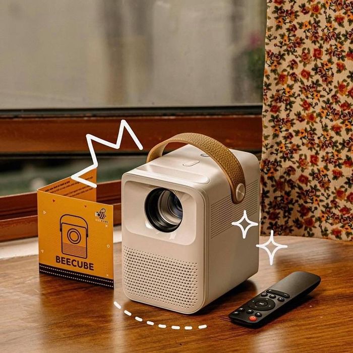 Hình ảnh thực tế máy chiếu Beecube