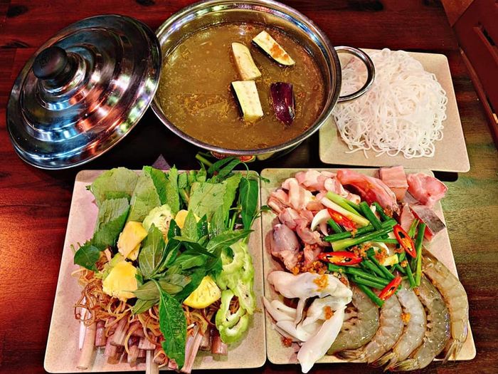 Hình ảnh đặc sắc tại Hương Thủy - Ảnh 2