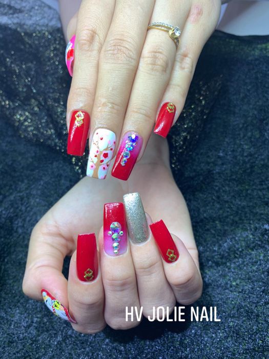 Những mẫu nail độc đáo và ấn tượng tại Jolie Nail