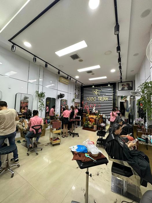 Hình ảnh thực tế ấn tượng tại Salon Ngọc Trinh - Nơi tạo nên những kiểu tóc ngắn đẹp mê ly