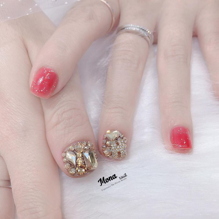 Những mẫu nail độc đáo và ấn tượng tại Mona Nail