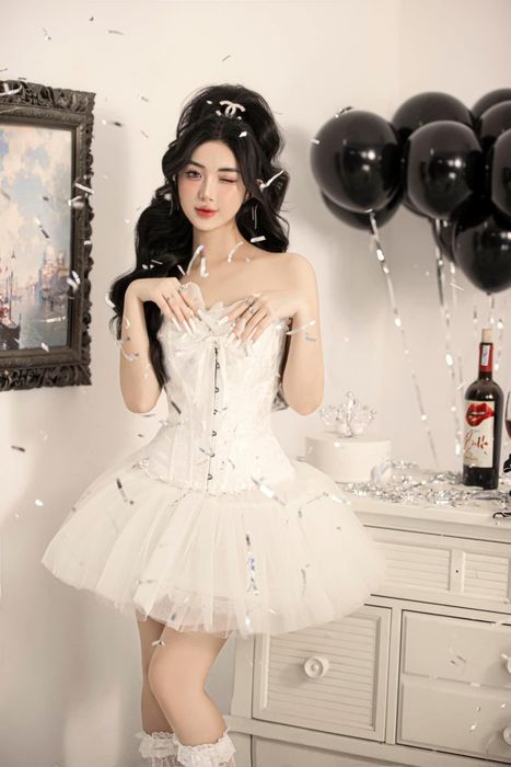 Michido - Hình ảnh đầu tiên giới thiệu bộ sưu tập váy dạ hội sang trọng, đầm lụa tinh tế