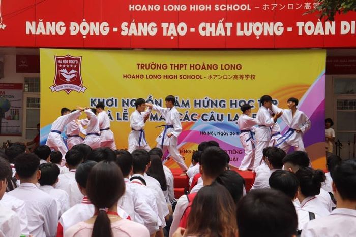 Hoạt động ngoại khóa đa văn hóa tại THPT Hoàng Long