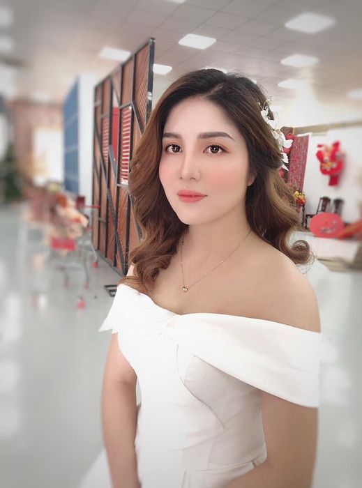 Hình ảnh cô dâu lộng lẫy tại Giang Hoai An Makeup