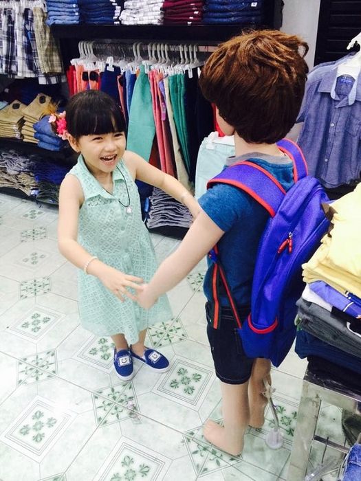 Blue Shop luôn là sự lựa chọn hàng đầu tại Quận Thủ Đức, nổi bật bởi sự đa dạng trong mẫu mã và giá cả hợp lý, mang đến cho khách hàng những bộ đồ đẹp, chất lượng mà giá lại cực kỳ phải chăng.