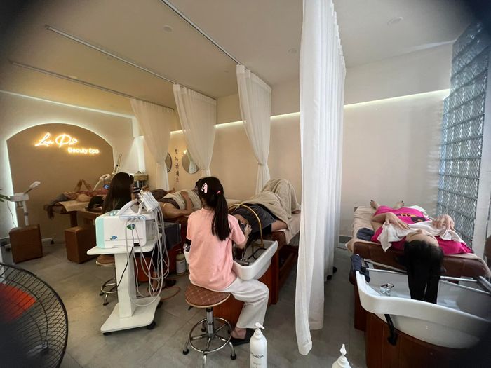 Hình ảnh quy trình điều trị da chuyên sâu tại Lam Pul Beauty Spa