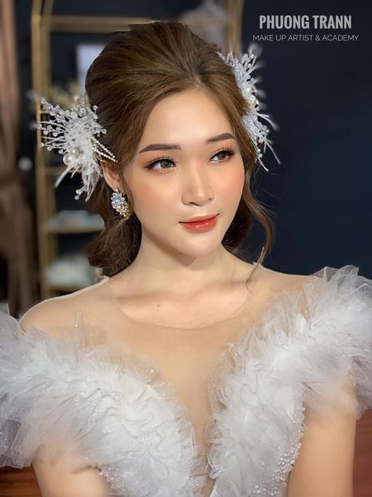 Khoảnh khắc tỏa sáng của cô dâu tại Phuong Trann Makeup