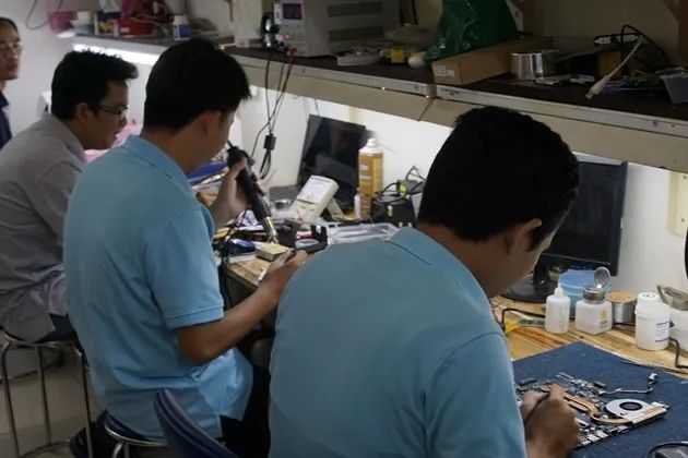 Hoàng Tuấn Mobile - Địa chỉ sửa chữa điện thoại uy tín