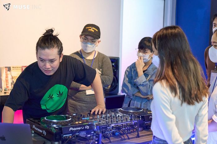 Hình ảnh lớp học thực hành tại Muse Inc