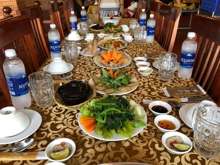 Hình ảnh những niêu cơm vàng ươm hấp dẫn