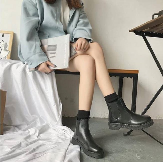 Giày Boot ấn tượng tại MORE THAN BASIS