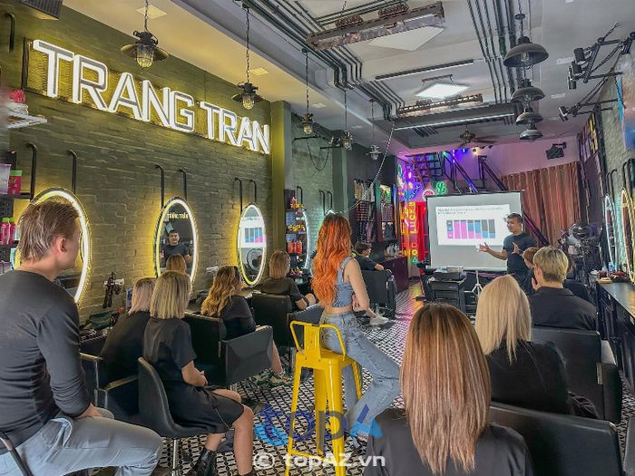 Salon Trang Trần - Nơi Mái Tóc Của Bạn Tỏa Sáng