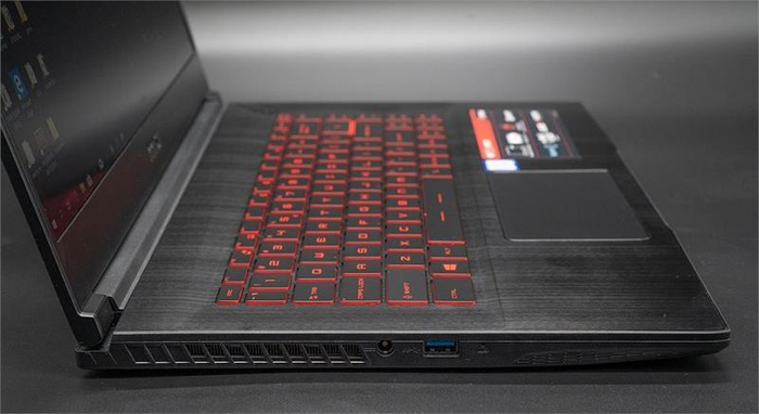 Laptop MSI GF63 9SC-071VN (VGA GeForce® GTX 1650 MAXQ,GDDR5 4GB, Win10)