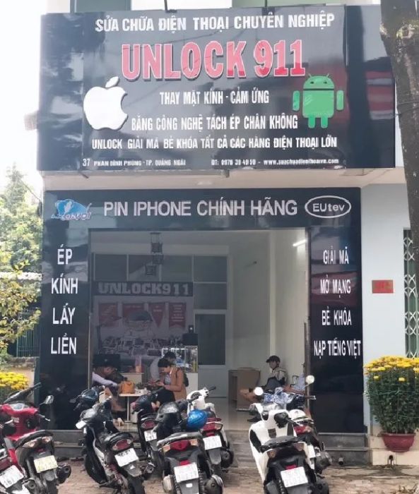 Quy trình ép kính chuyên nghiệp tại Unlock911