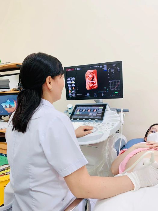 Đội ngũ bác sĩ chuyên môn cao tại Phòng khám Thu Hiền
