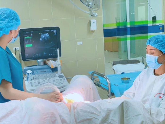 Hệ thống máy siêu âm màu hiện đại tại Thu Hiền