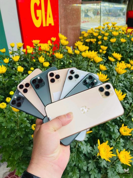 Quy trình ép kính chuẩn tại Tân 599 Mobile