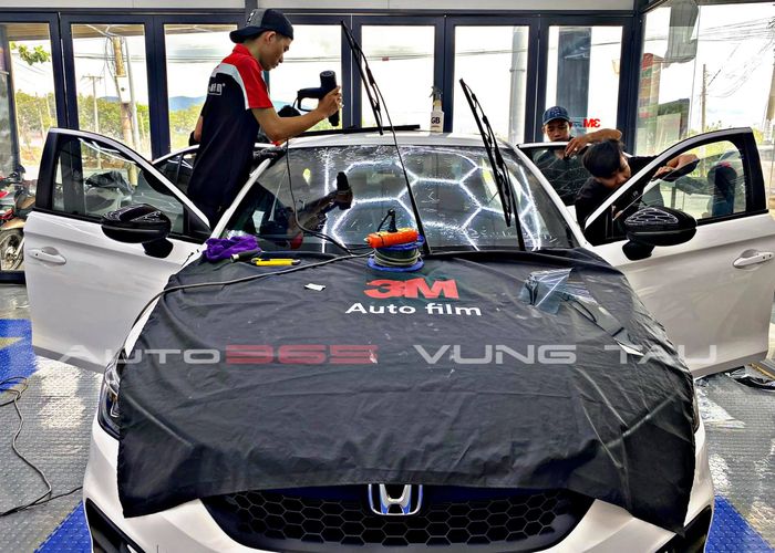 Quy trình dán phim cách nhiệt chuyên nghiệp tại Auto365 Vũng Tàu