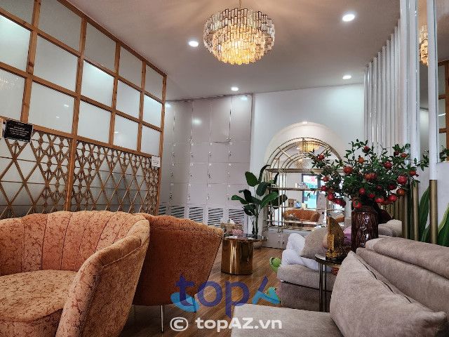 Danh sách các spa làm đẹp hàng đầu tại Long An, nơi hội tụ những liệu trình chăm sóc sắc đẹp đỉnh cao và không gian thư giãn hoàn hảo.