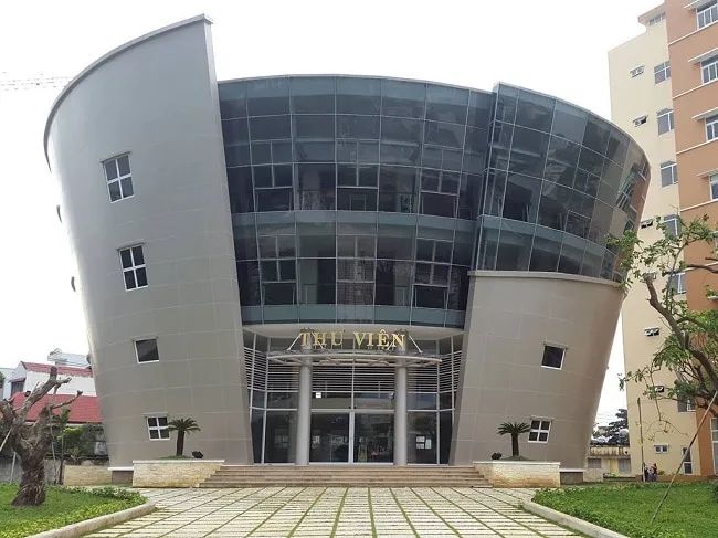 khám phá thư viện Đại học Ngân Hàng - không gian tri thức đẳng cấp
