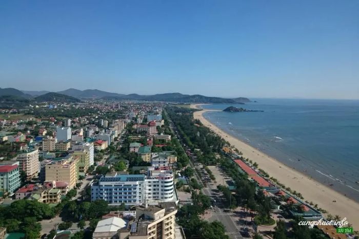 Bãi biển Mỹ Khê Đà Nẵng trong nắng sớm (Nguồn: internet) ảnh 2
