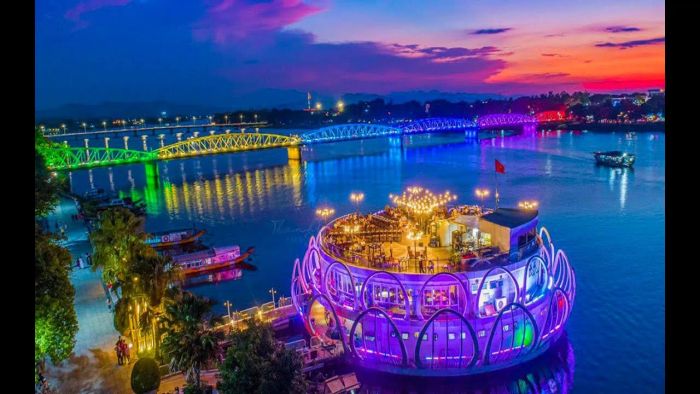 Hình ảnh hoạt động nổi bật của HueTravel
