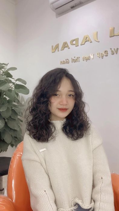Không gian sang trọng chuẩn Nhật tại Tú Japan Hair Salon