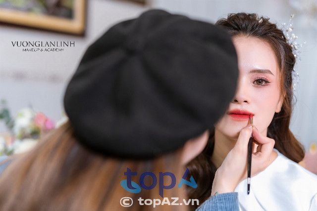 Địa chỉ đào tạo nghề trang điểm uy tín tại xứ sở sương mù