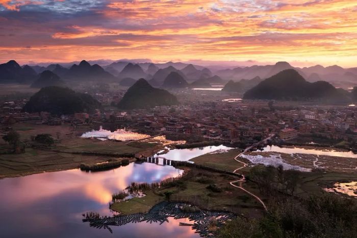 Chiêm ngưỡng hệ thống hồ nước trong vắt tại Vân Nam