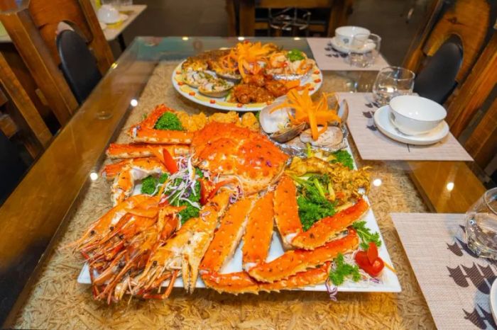 Thực đơn hấp dẫn với hải sản tươi sống tại Hải Sản Xóm Vắng