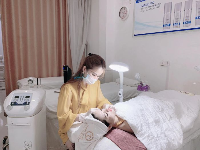 Thanh Thanh Spa ảnh 1 - góc nhìn ấn tượng về không gian sang trọng với hệ thống phòng trị liệu được trang bị đầy đủ thiết bị công nghệ cao, nơi mỗi liệu trình làm đẹp đều là một trải nghiệm đáng giá.