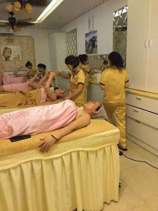 Nam Việt Spa ảnh 2 - góc nhìn nghệ thuật về hệ thống phòng xông hơi, bể sục và không gian trị liệu đạt chuẩn, nơi mọi căng thẳng tan biến.