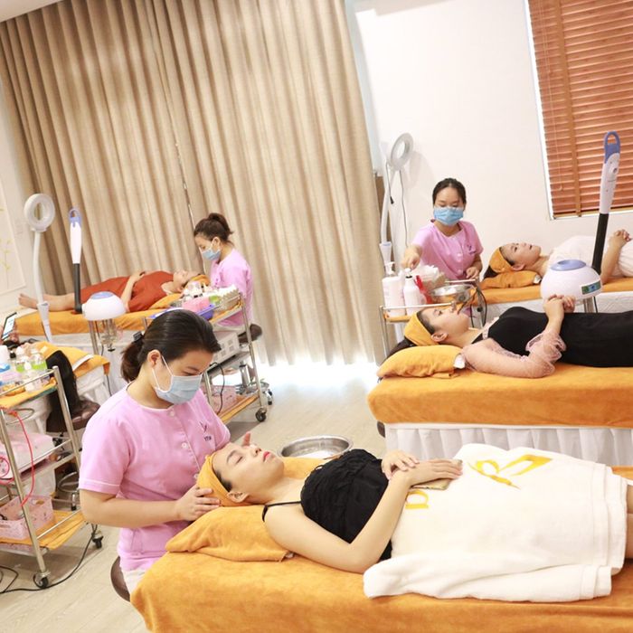 Không gian sang trọng tại YB Spa