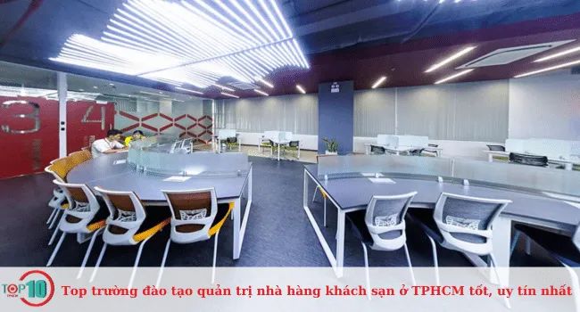 Danh sách các trường đào tạo ngành Quản trị Nhà hàng – Khách sạn ở TPHCM lại tiếp tục vinh danh những cơ sở giáo dục chất lượng như TDTU, nơi bạn sẽ nhận được sự đào tạo toàn diện từ lý thuyết đến thực hành, tạo tiền đề vững chắc cho sự nghiệp tương lai.