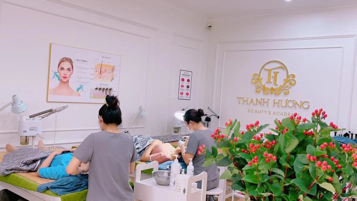 Không gian sang trọng và hiện đại tại Thanh Hương Beauty & Academy