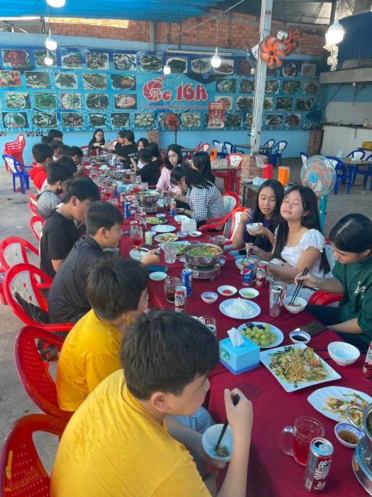 Các món ốc hấp dẫn tại Ốc 16h Hồng Ngự
