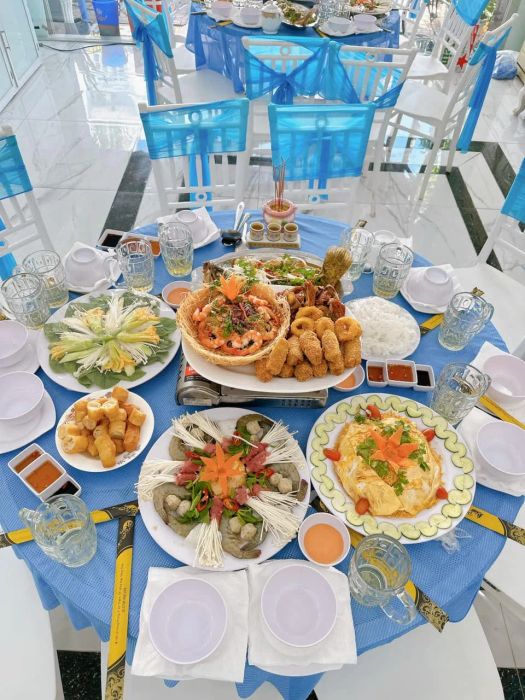 Bữa tiệc hải sản thịnh soạn tại Phi Thuyền Quán