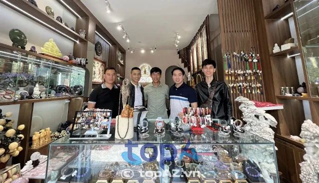 Đá Quý Phong Thuỷ Hương Mai là địa chỉ phong thuỷ uy tín tại Huế, được đông đảo khách hàng tin tưởng nhờ vào chất lượng sản phẩm và dịch vụ chuyên nghiệp.