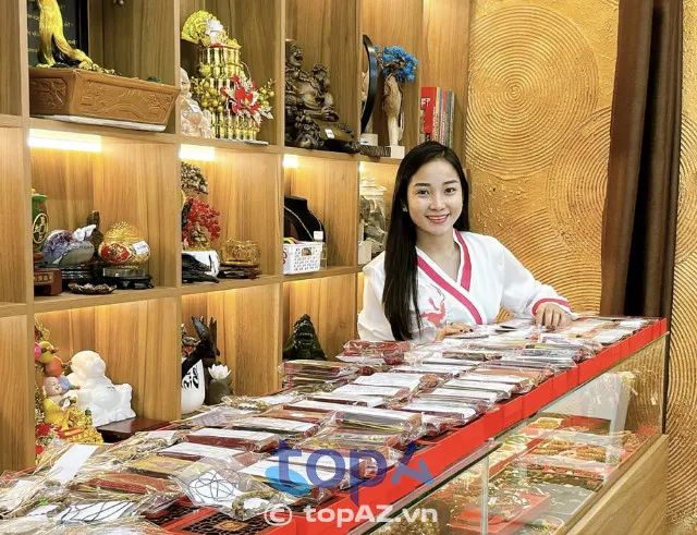Những cửa hàng phong thuỷ uy tín tại Huế luôn được khách hàng tin tưởng nhờ vào chất lượng sản phẩm và dịch vụ chăm sóc tận tâm.