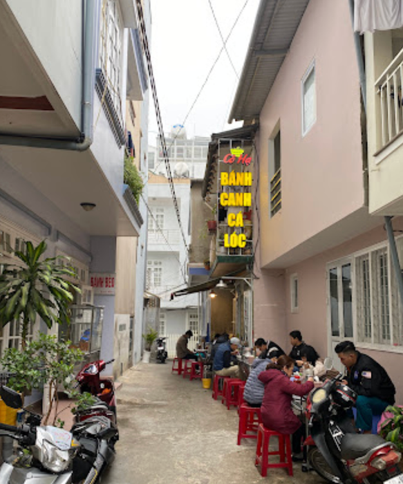 Hình ảnh tô bánh canh cá lóc đầy hấp dẫn tại quán Cô Hạ
