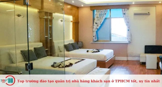 Danh sách các trường đào tạo ngành Quản trị Nhà hàng – Khách sạn tại TPHCM không thể thiếu Trường Đại Học Tôn Đức Thắng, nơi sở hữu chương trình đào tạo chất lượng hàng đầu. Với đội ngũ giảng viên giàu kinh nghiệm, cơ sở vật chất hiện đại và môi trường học tập năng động, TDTU xứng đáng là lựa chọn hàng đầu cho những ai đam mê ngành dịch vụ và mong muốn đạt được thành công trong ngành Quản trị Nhà hàng – Khách sạn.