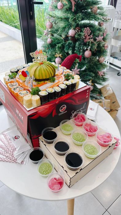 Bộ sưu tập bánh sinh nhật sushi nghệ thuật