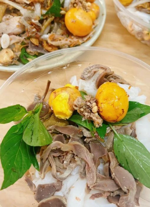 Hình ảnh món bánh ướt lòng gà đặc biệt tại Chíp Chíp