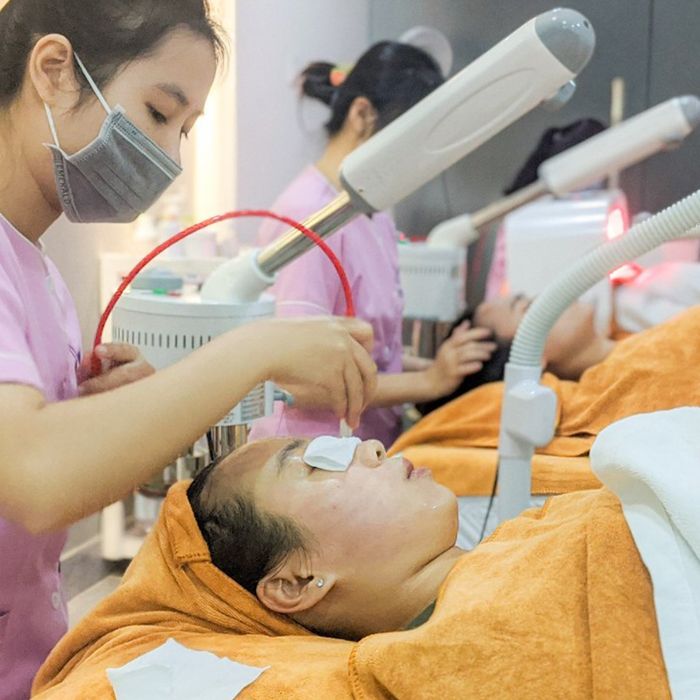 Trải nghiệm công nghệ cao tại YB Spa