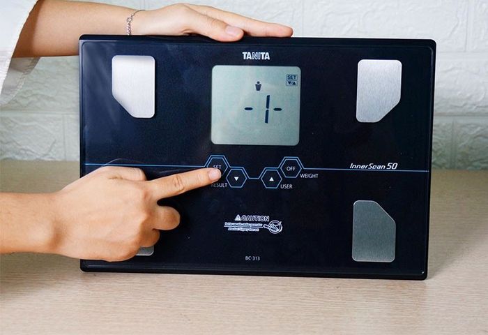 Cân Sức Khỏe Và Phân Tích Cơ Thể TANITA BC-313 - Hình ảnh 2