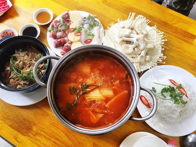 Lẩu cua Đất Mũi tự hào nằm trong top 20 địa điểm ẩm thực đáng trải nghiệm nhất tại Quận 1, TP.HCM