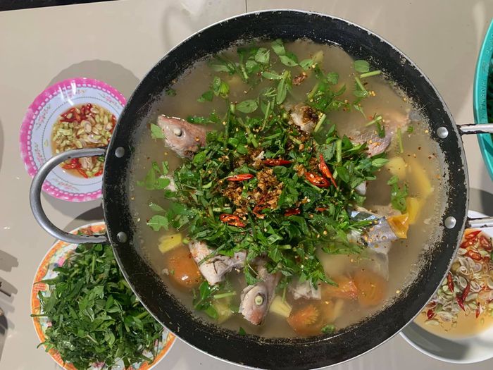 Nồi lẩu cá thơm ngon đặc trưng