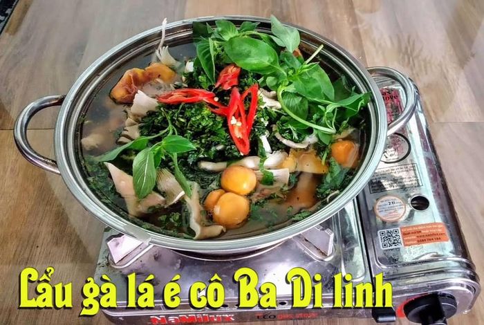 Tô lẩu gà lá é thơm ngon trứ danh