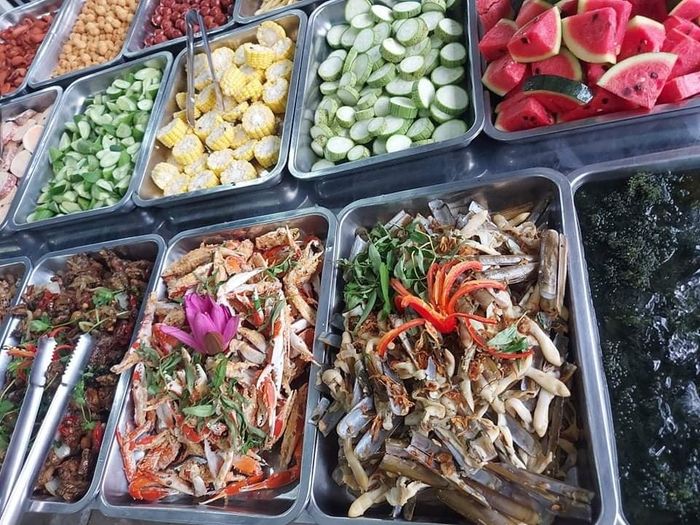 Quầy buffet tự chọn đa dạng - hình ảnh 2
