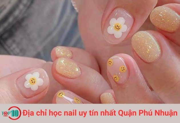 Dạy Nghề Nail Tomiluc